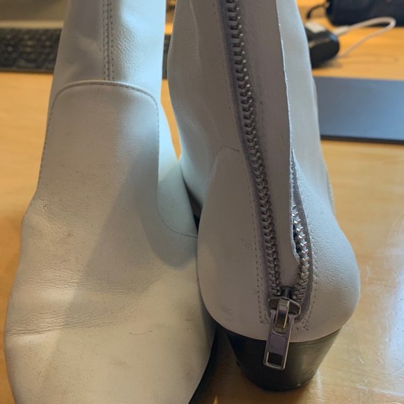 Steve Madden White Shorty Pointed Boots - Picture 2 of 6